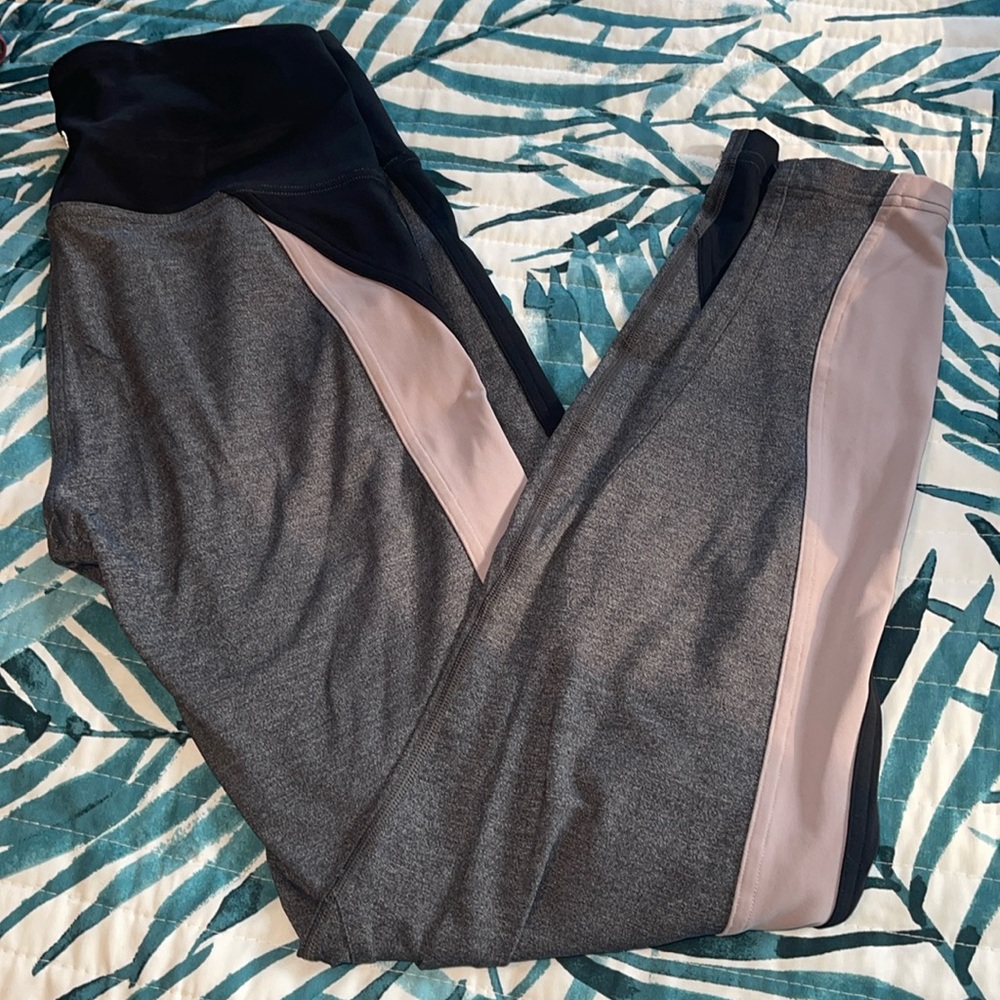 Lululemon leggings size 8